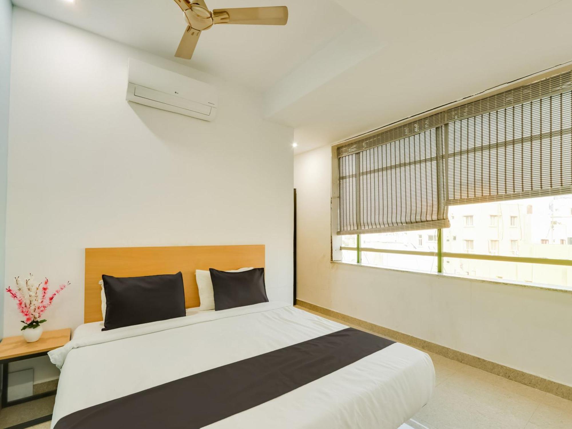 Super Townhouse Qualia Prime Hotel Near Nexus Mall Hyderabad Eksteriør billede