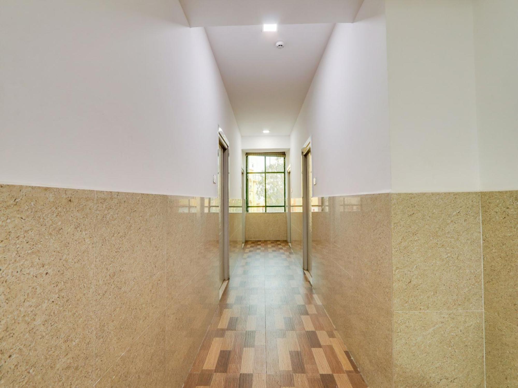 Super Townhouse Qualia Prime Hotel Near Nexus Mall Hyderabad Eksteriør billede