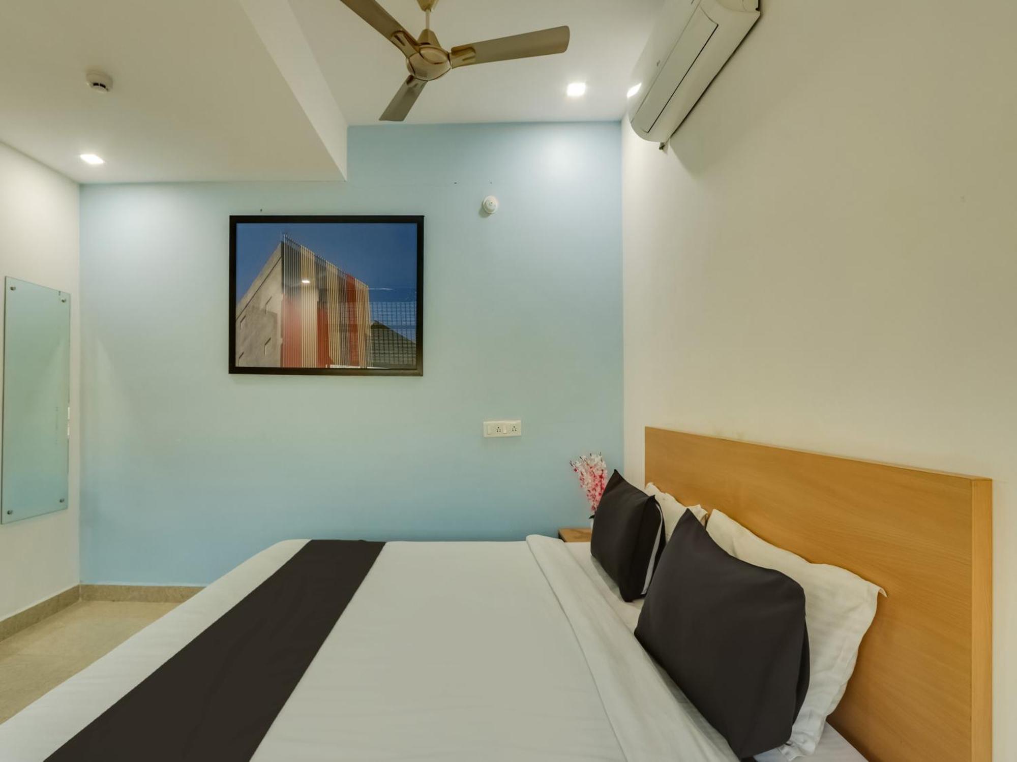 Super Townhouse Qualia Prime Hotel Near Nexus Mall Hyderabad Eksteriør billede